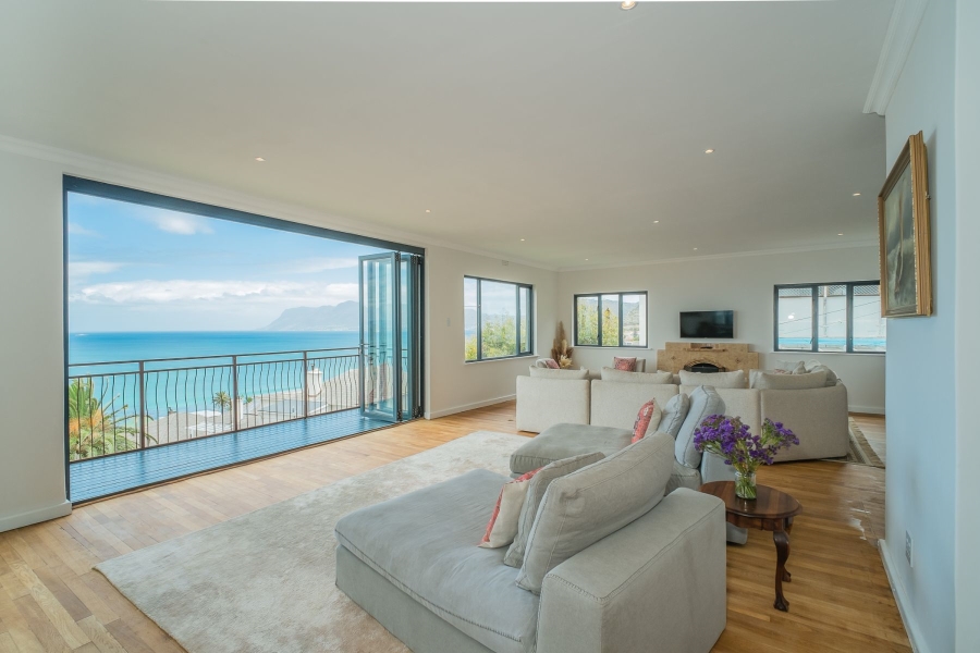 To Let 4 Bedroom Property for Rent in St James Western Cape